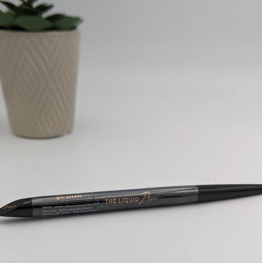 Shades by Shan The Liquid Pen Black